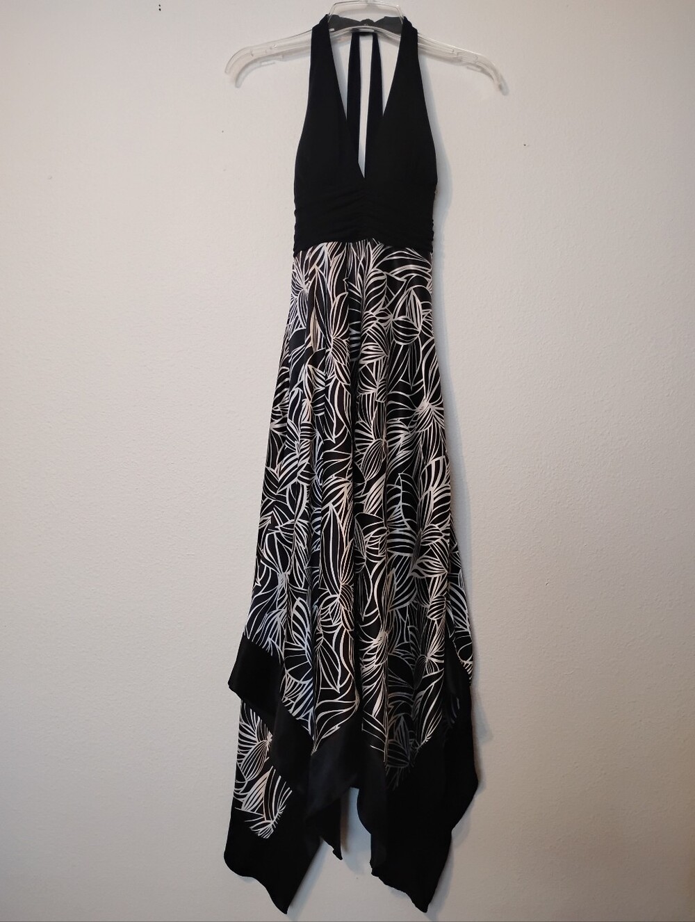 Speechless Y2K Flowy Asymmetrical Trim Floral Leaf Pattern Halter Dress